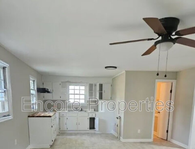 Cozy 2 bedroom 1 bath home property image