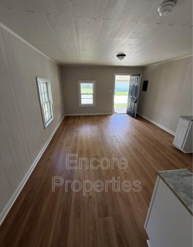 Renovated 1 bedroom apartment in the heart of Scotland Neck. Ready for new tenant! property image